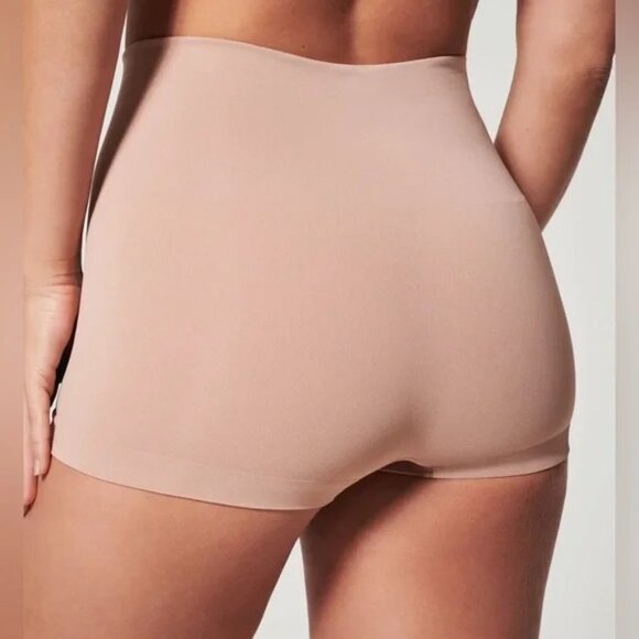 Spanx Everyday Shaping Panties Seamless Boyshort in Vintage Rose Size Medium NWT - Picture 4 of 8